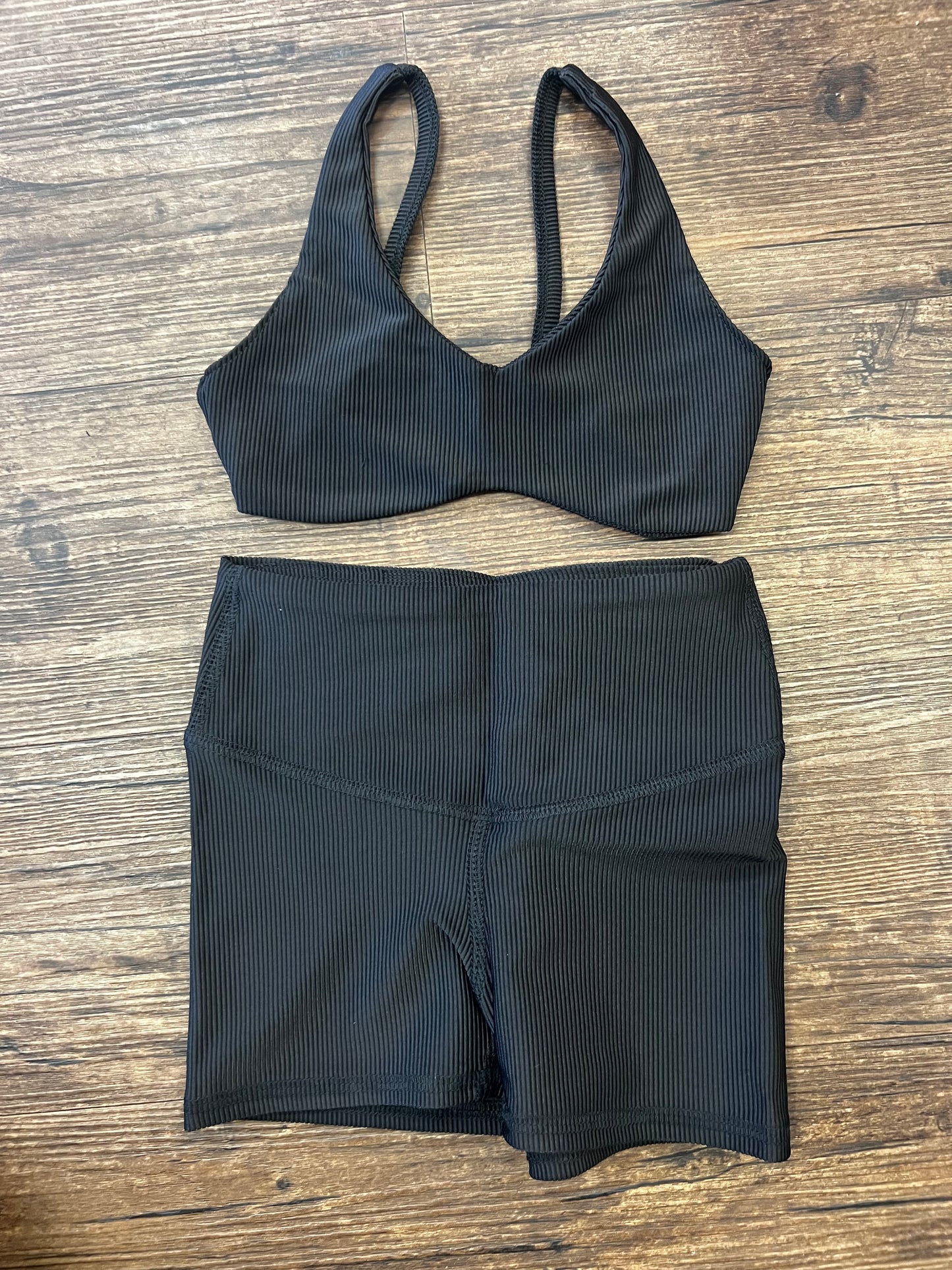 Ribbed Shorts 2 Piece Set Size 3-4
