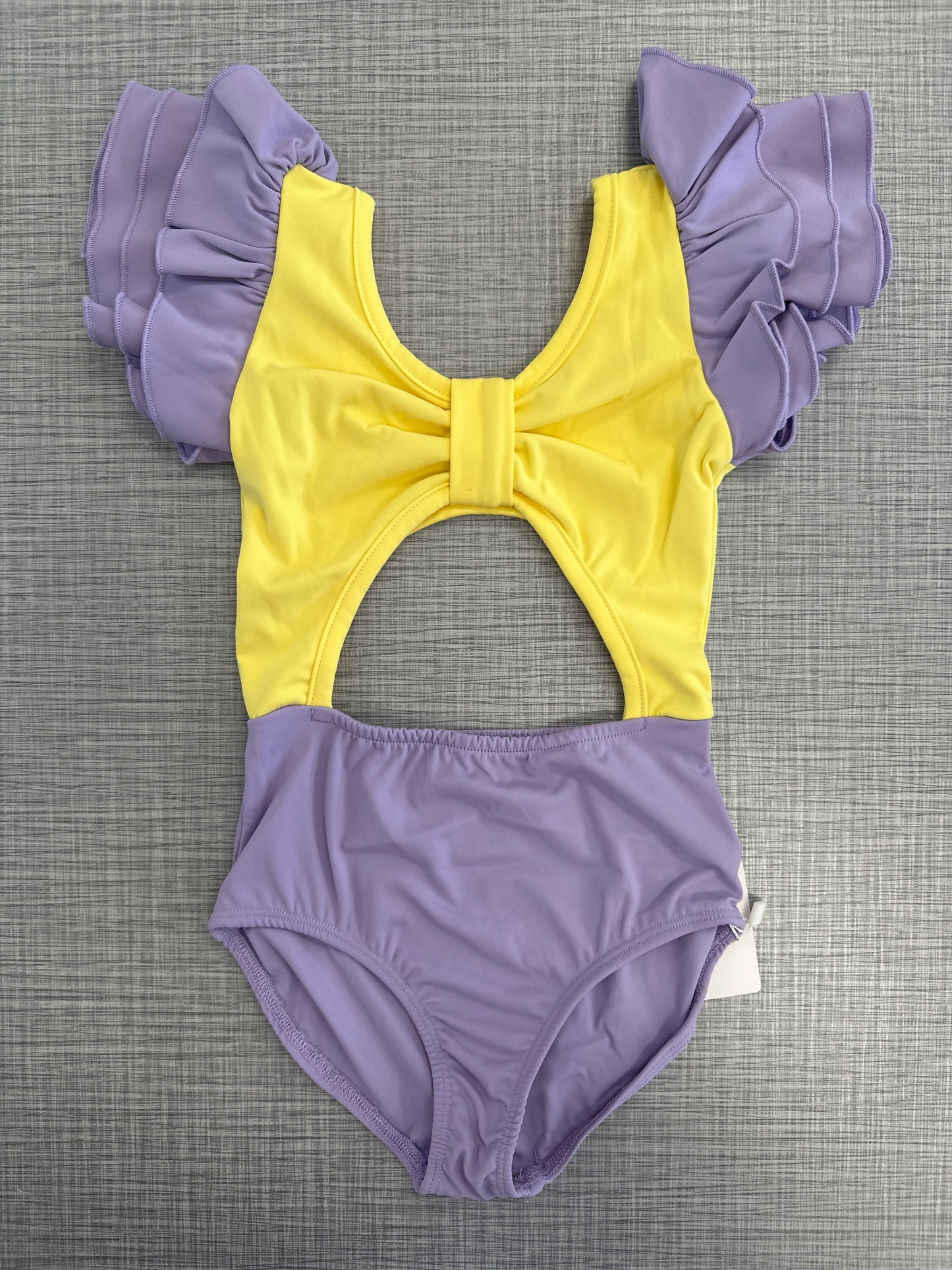 Roxie: Kristin Leotard
