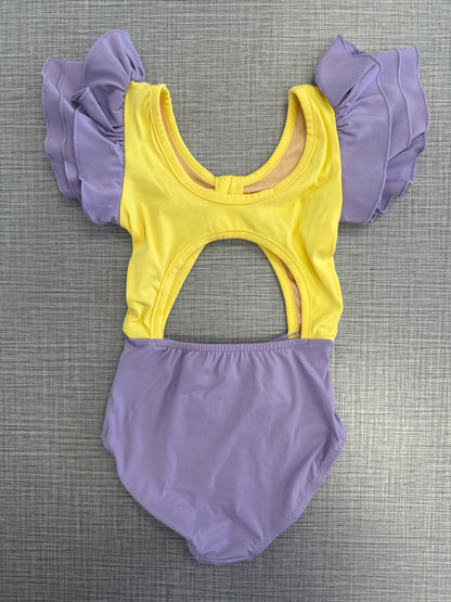 Roxie: Kristin Leotard